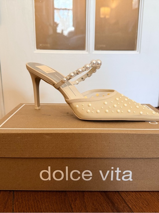 BRAND NEW, NEVER WORN Dolce Vita Katik Pearl High Heel - Ivory Mesh - Picture 4 of 9